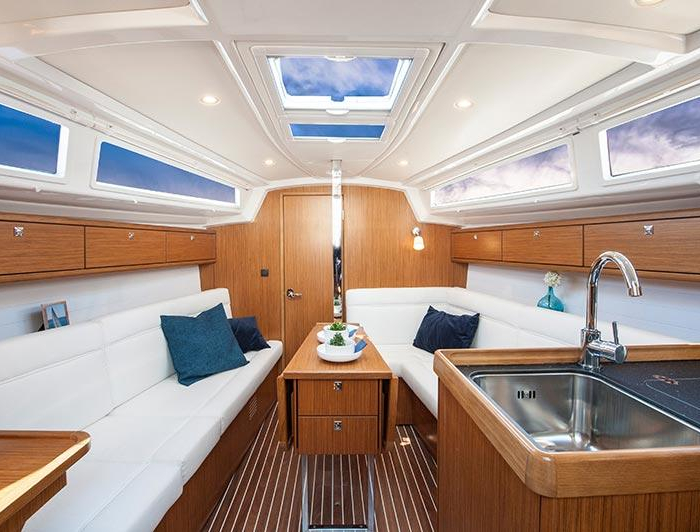 Bella | Bavaria Cruiser 33 photo 3