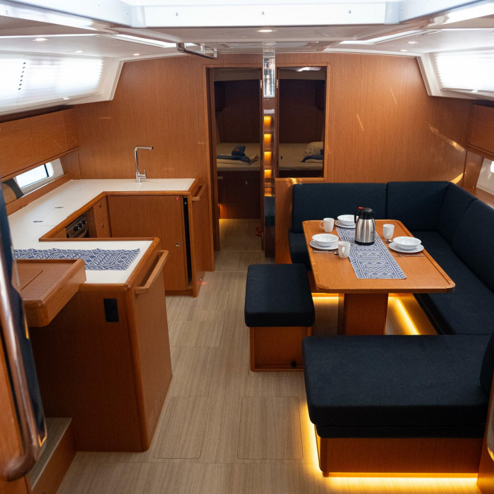 Iris | Bavaria C46 photo 13