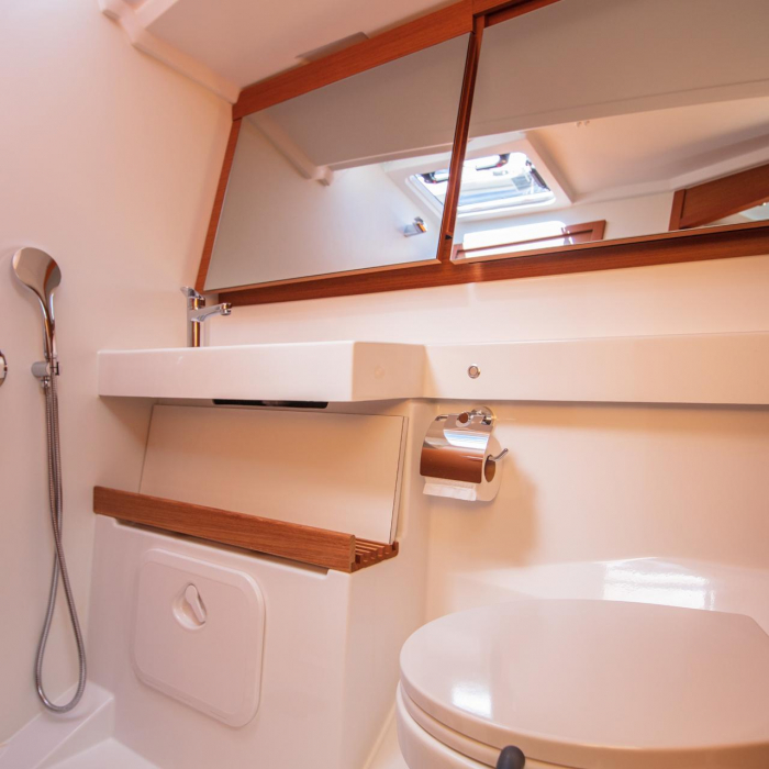 White Rabbit | Sun Odyssey 440 photo 43