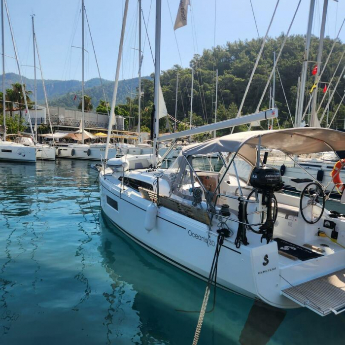 Lima | Oceanis 30.1 photo 4