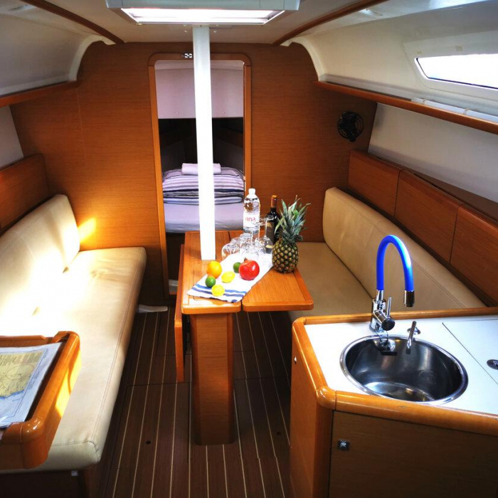 Paola | Sun Odyssey 33i photo 9