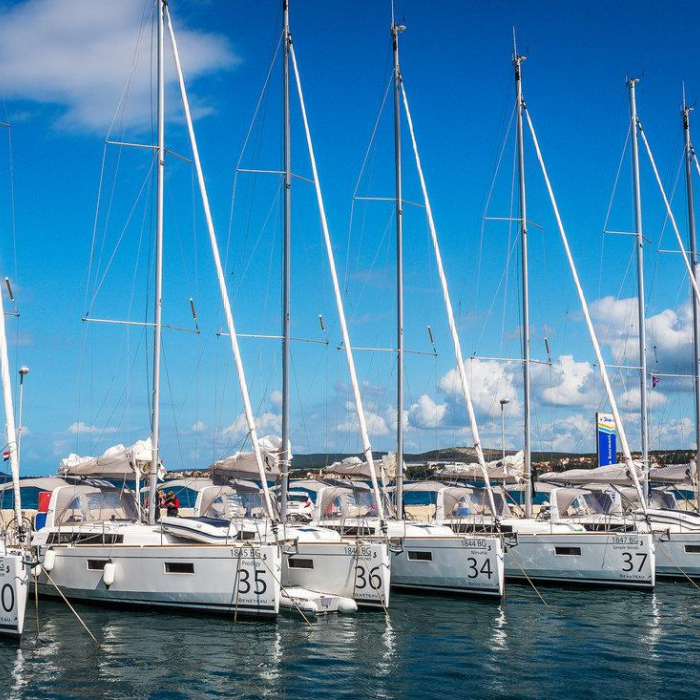 Simple Minds | Oceanis 38.1 photo 1