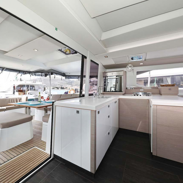 La Mula | Fountaine Pajot Astrea 42 photo 37