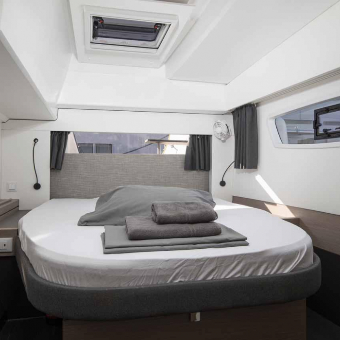 Follow the Sun | Fountaine Pajot Astrea 42 photo 3