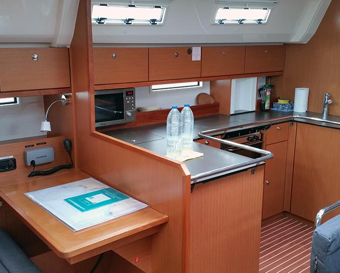 Silver Cloud | Bavaria Cruiser 50 photo 8