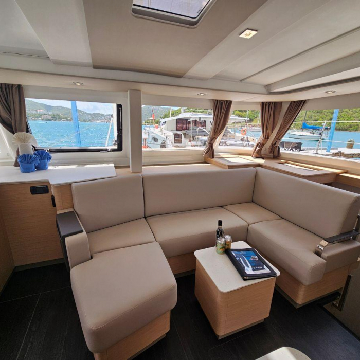 Cost of Carey | Fountaine Pajot FP 41 Quatuor 4 photo 13