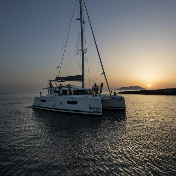 Astrea | Fountaine Pajot Astrea 42 photo 6