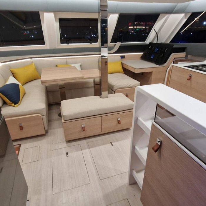 Art J | Aventura 45 photo 11