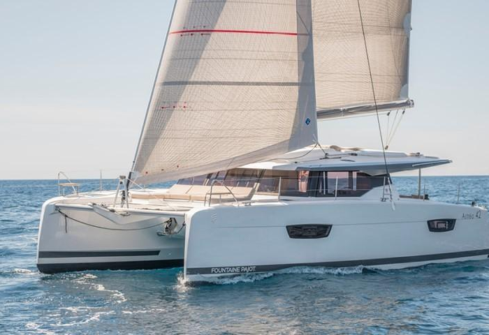 MILE HI L'ATTITUDES | Fountaine Pajot Astrea 42 photo 3