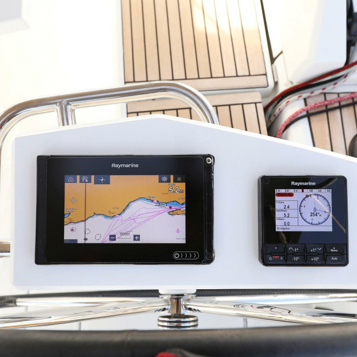 Ladybug | Oceanis 46.1 photo 20