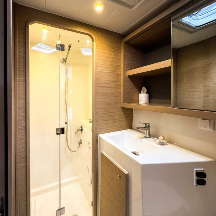 Golden Bride | Lagoon 42 photo 4