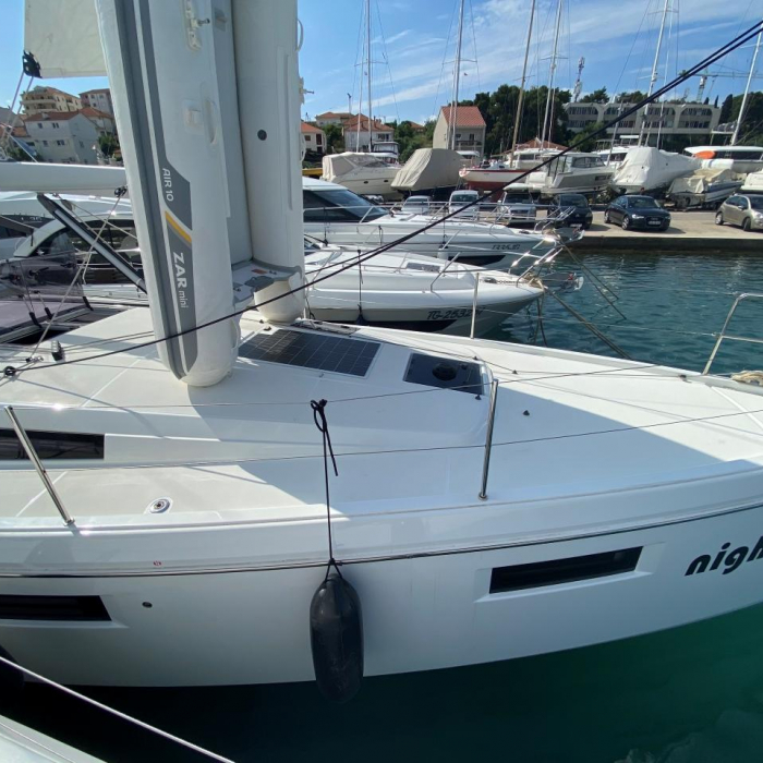 night elli | Sun Odyssey 410 photo 3