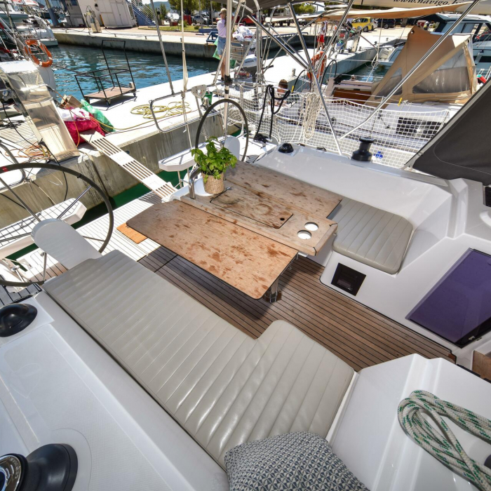 Seka VI | Bavaria C38 photo 4