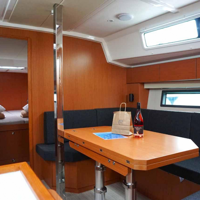 Alexis | Bavaria C42 photo 12