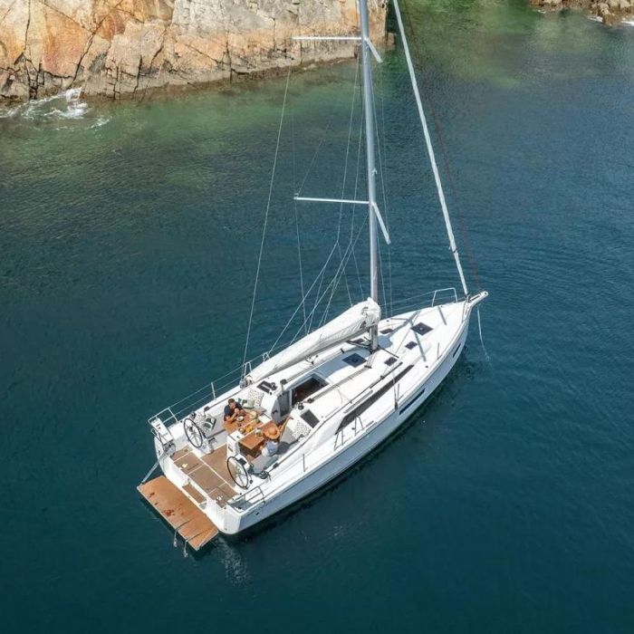 Uraz | Oceanis 37.1 photo 1