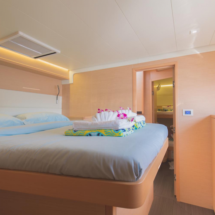 Blue Moon | Lagoon 52F photo 51