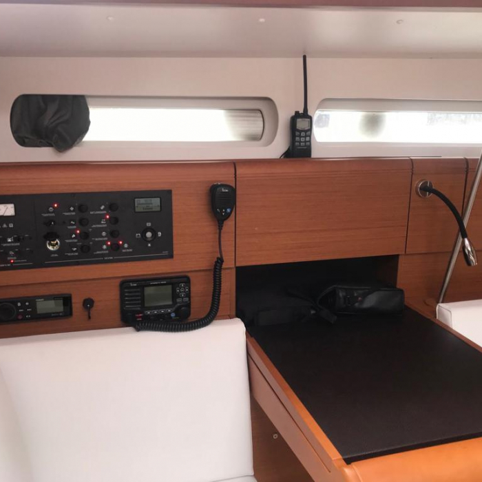 Alboran Limoncello (Las Galletas) | Sun Odyssey 419 photo 14