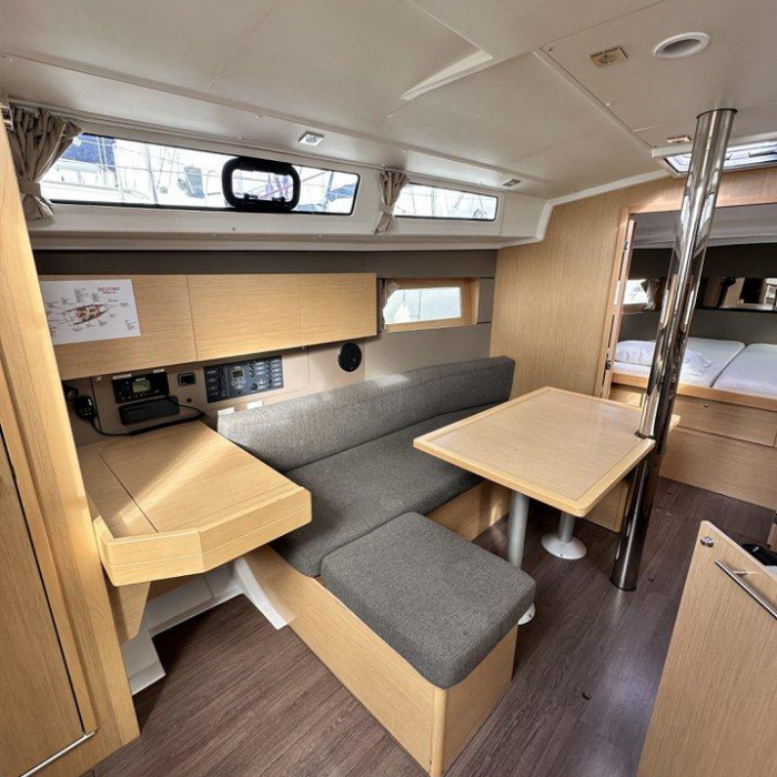 Delfino | Oceanis 38.1 photo 8