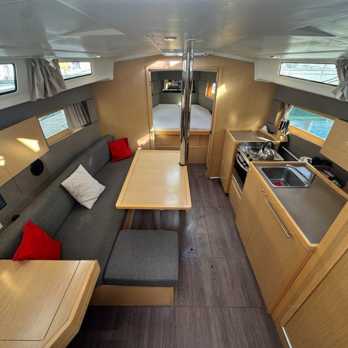 Delfino | Oceanis 38.1 photo 4