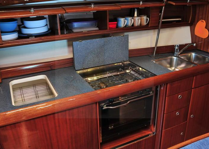 Tommy | Bavaria 38 photo 27