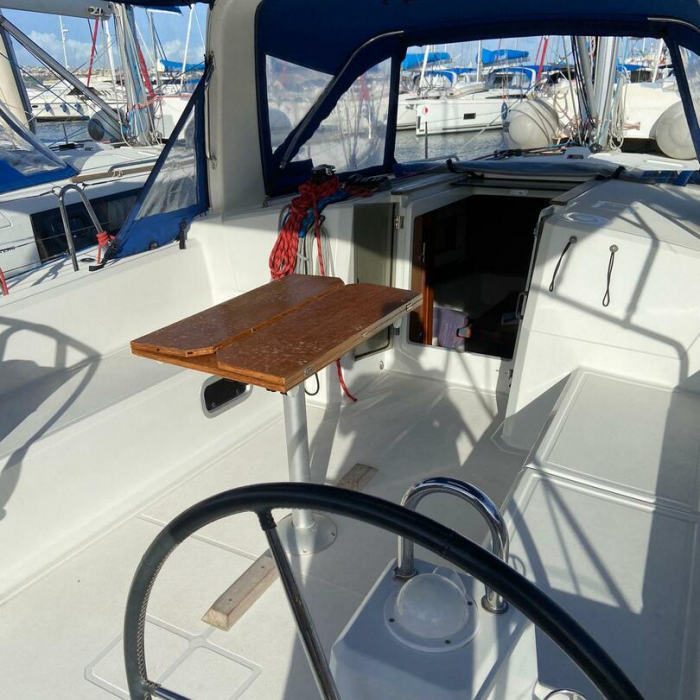 Caroline | Oceanis 38 photo 4