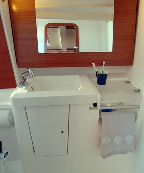 China girl | Dufour 375 GL photo 9