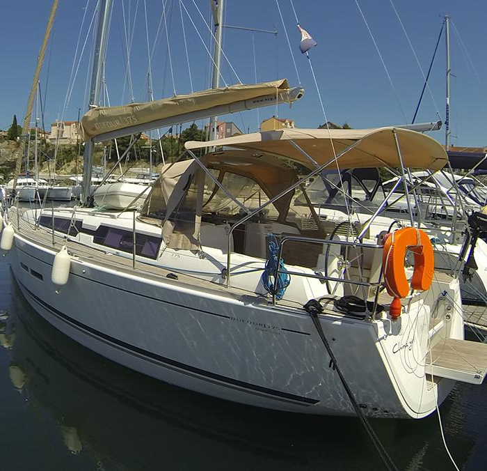 China girl | Dufour 375 GL photo 5