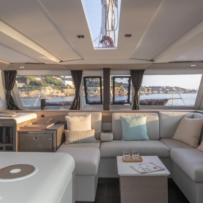 Sailor Venus | Fountaine Pajot Isla 40 photo 8