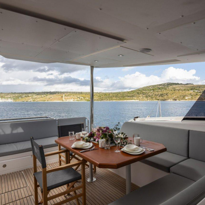 Du Du | Cervetti 44 photo 12