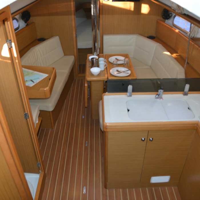 Babis 2010 | Sun Odyssey 36i photo 22