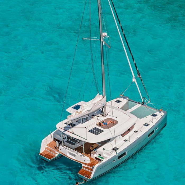 HeyBlue | Lagoon 42 photo 21