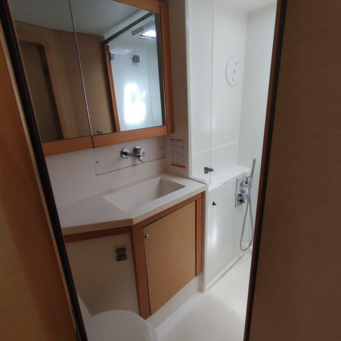 Maui | Lagoon 450 SporTop photo 13