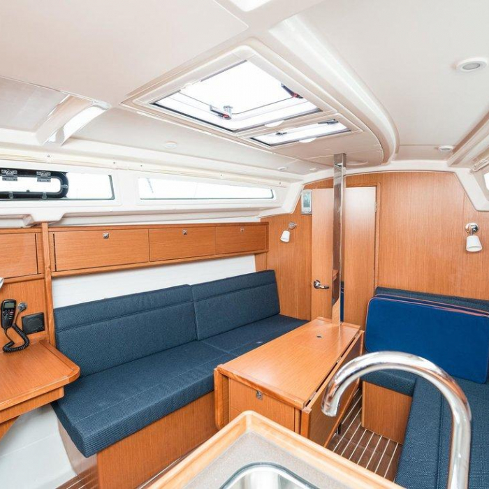 Lia | Bavaria Cruiser 34 photo 14