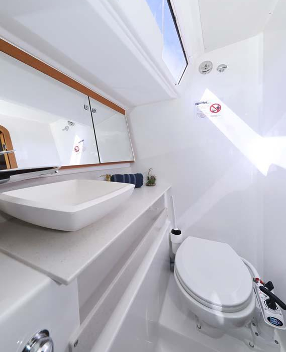 Lucia 1 | Dufour 430 photo 3