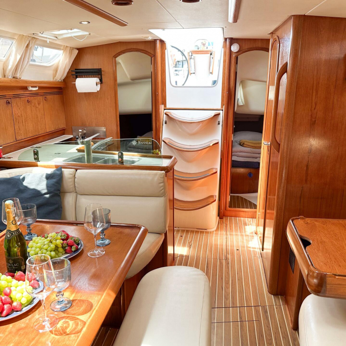 Azure | Sun Odyssey 40.3 photo 12