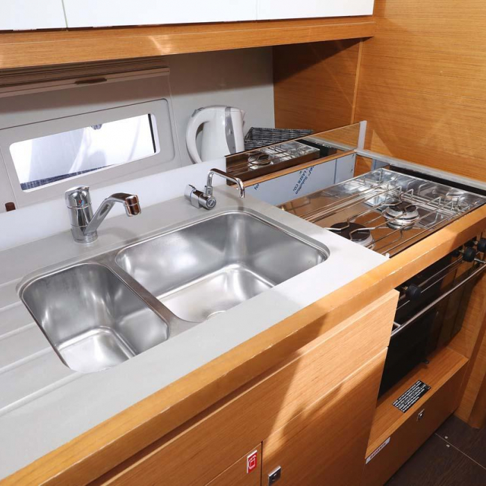 Lucia 1 | Dufour 430 photo 15