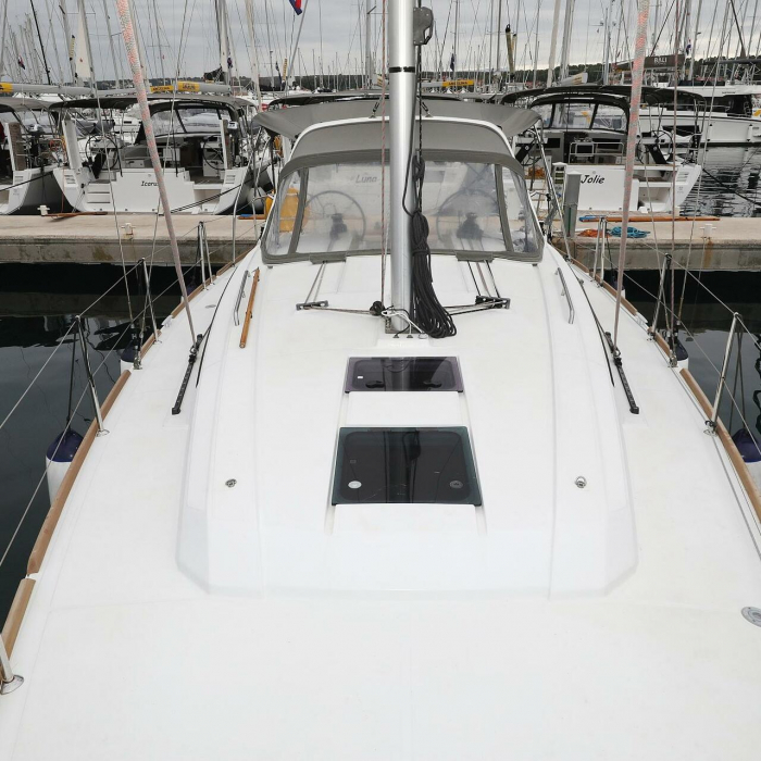 One | Oceanis 38 photo 35