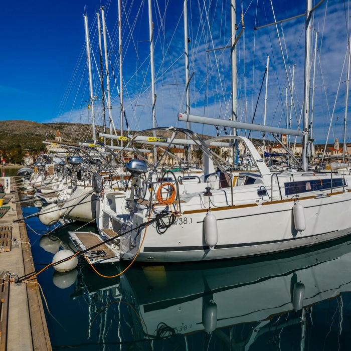 Pleasure | Oceanis 38.1 photo 1