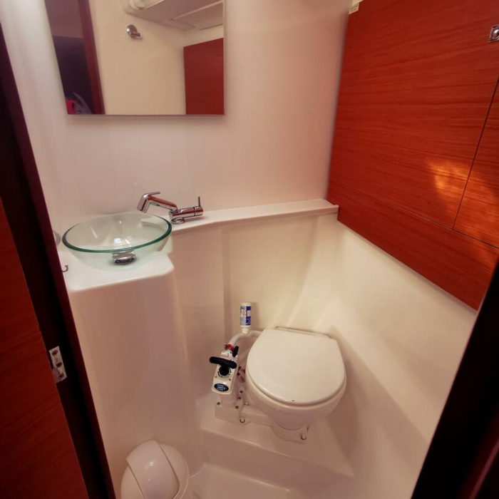 Mega | Dufour 460 photo 10