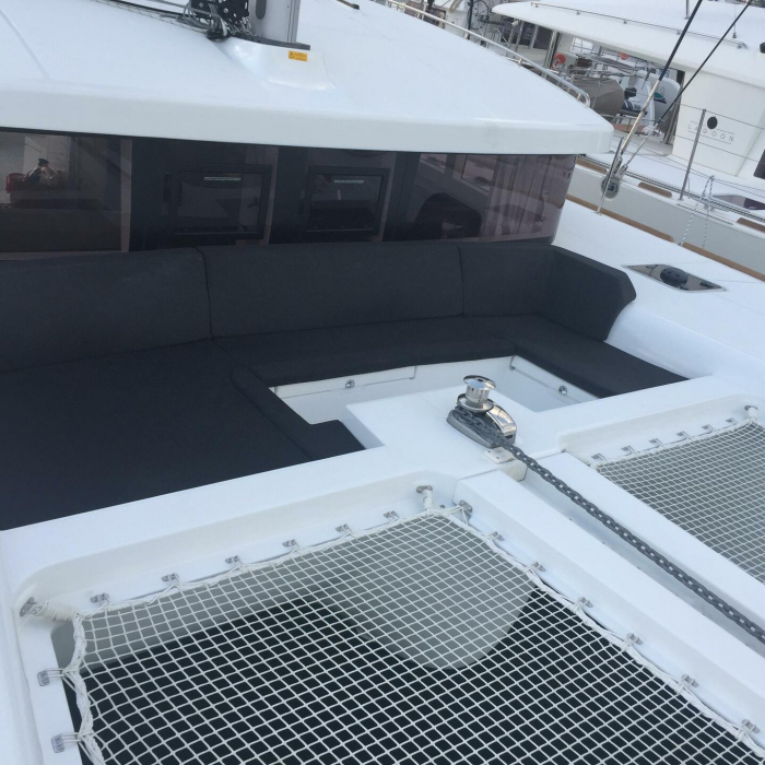 Toja | Lagoon 450 SporTop photo 5