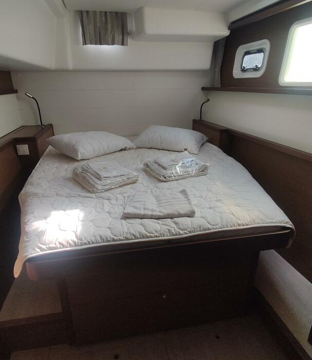 Alex Jr. | Lagoon 450 Flybridge photo 12