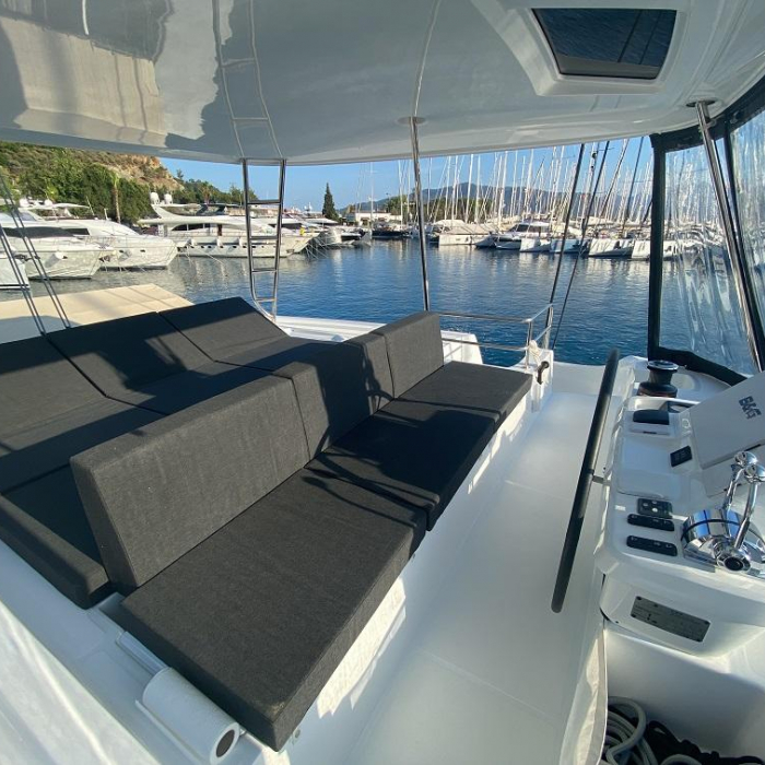 Clara | Lagoon 50 photo 1