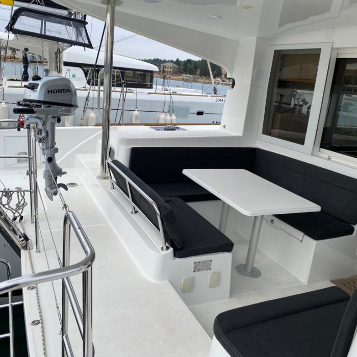 Nirvana | Lagoon 39 photo 12