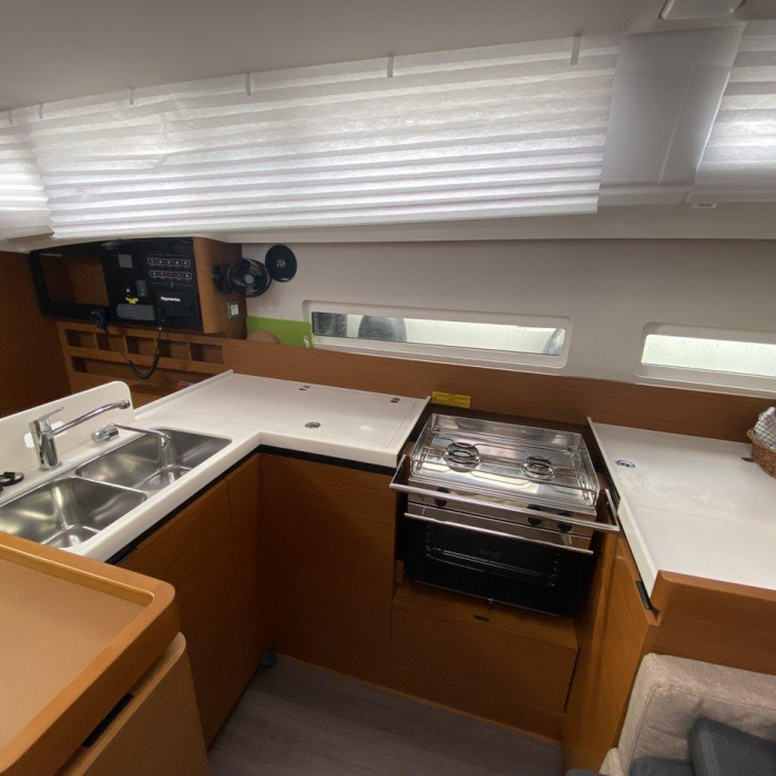 night elli | Sun Odyssey 410 photo 8