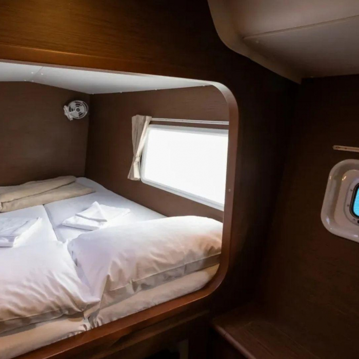 Ploto | Lagoon 380[G] photo 3