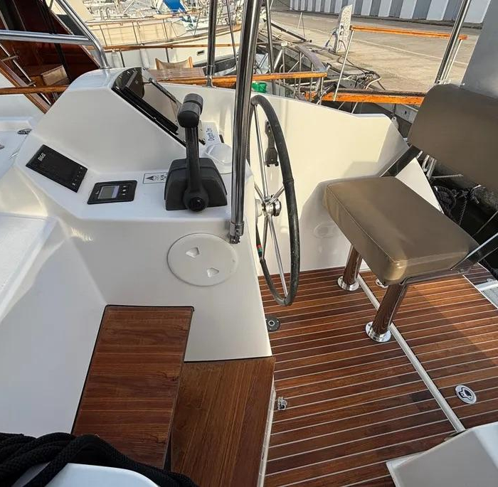 Lollo III | Nautitech 40 Open photo 14