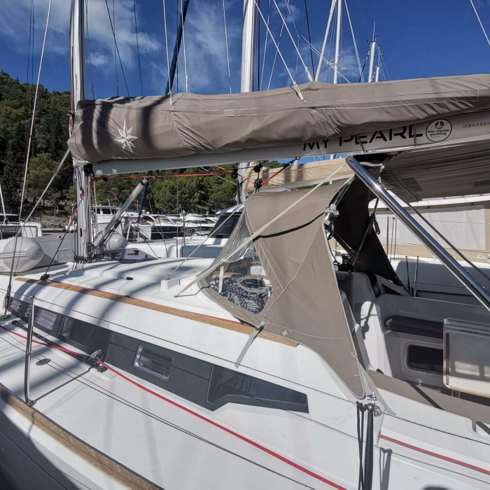 My Pearl | Sun Odyssey 389 photo 2