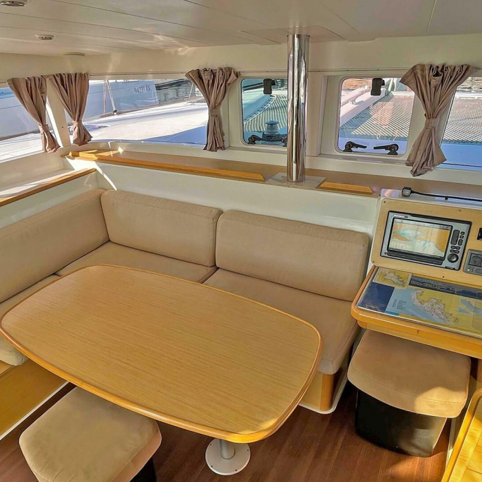 Jazz Point | Lagoon 400 photo 13