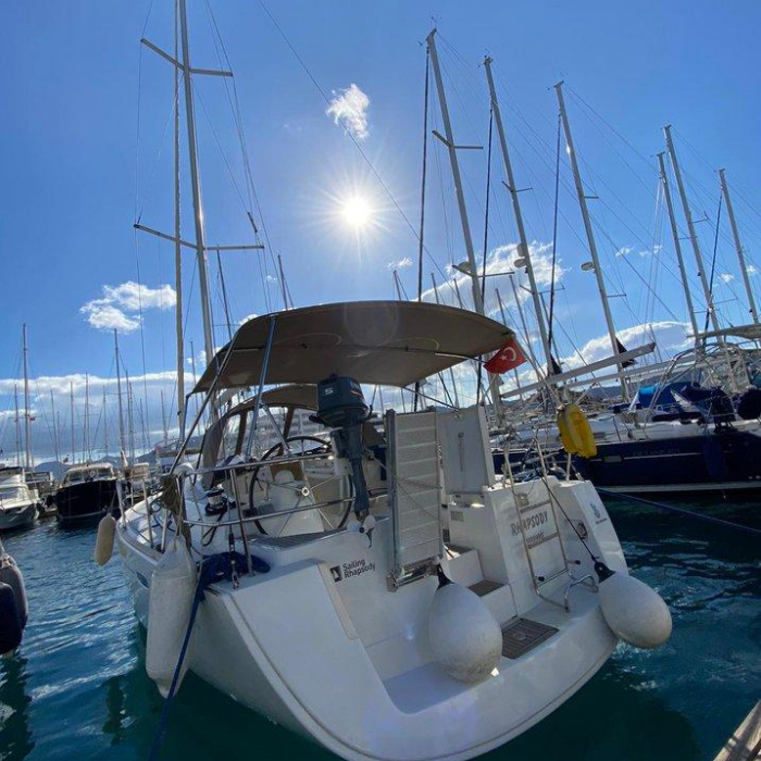 Rhapsody | Oceanis 43 photo 4