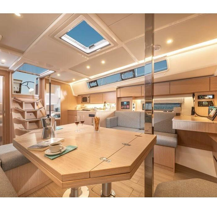 Arian | Bavaria C42 photo 5